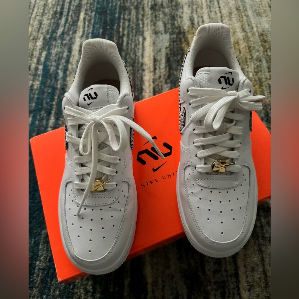 Barely Worn Nike Air [PRICE FIRM]